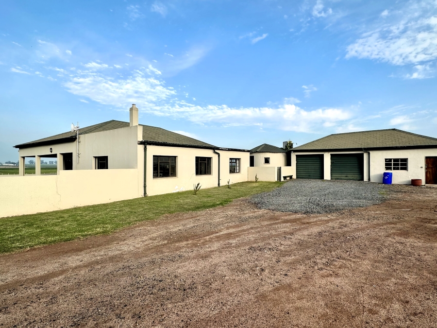 4 Bedroom Property for Sale in Malmesbury Rural Western Cape